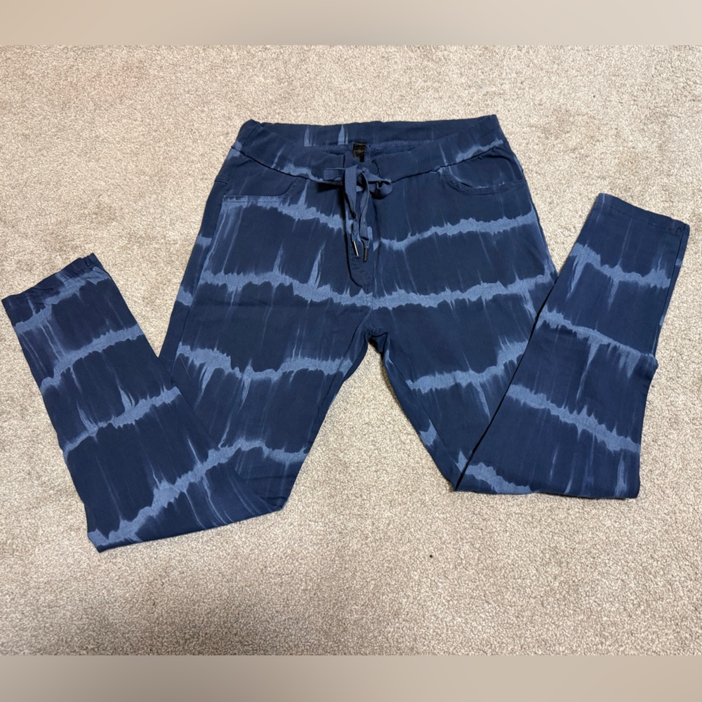 NWOT Stylish Blue Tie-Dye Skinny Pants - Picture 3 of 6